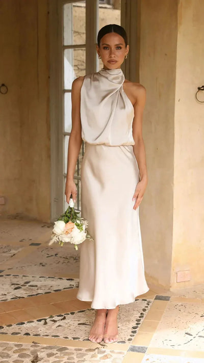 Trina - Elegante Vestido de Satén con Hombro Descubierto