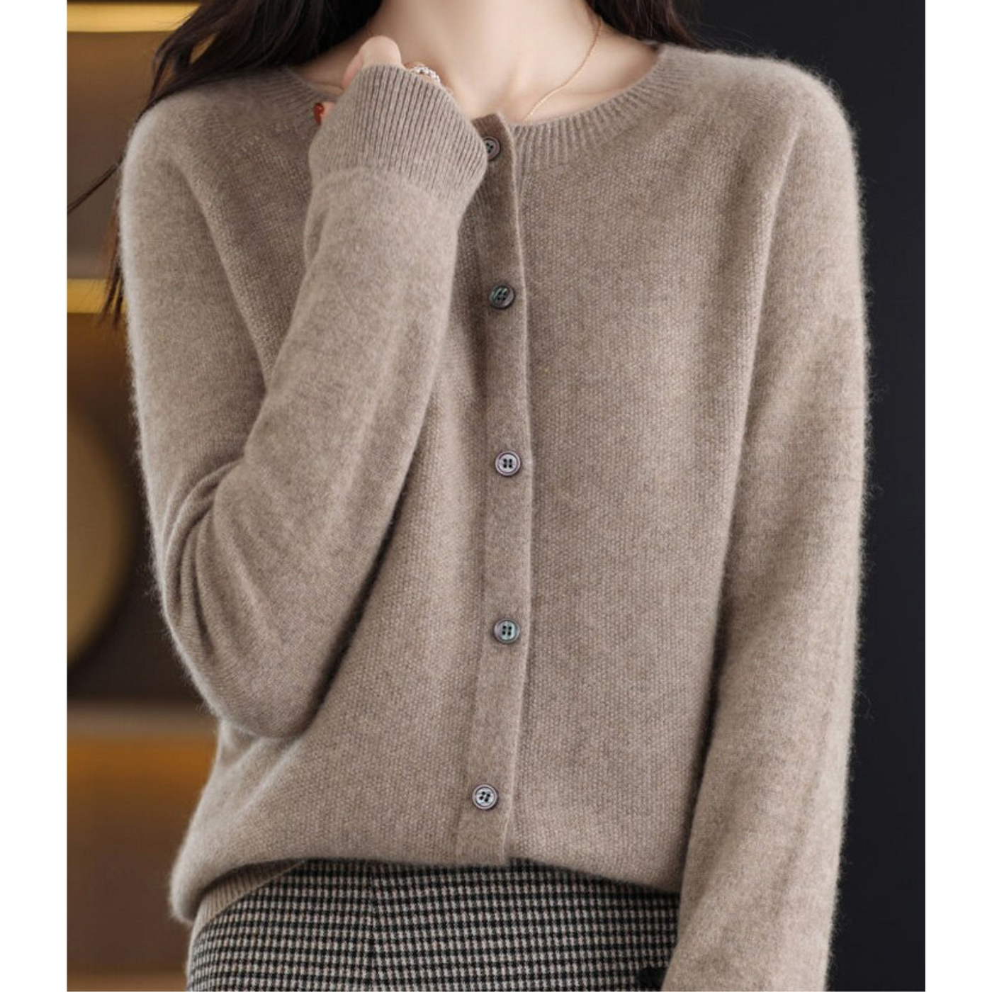 Mariví - Elegante Cardigan Cuello Redondo de Lana