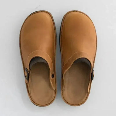 Yani - Pantuflas ortopédicas de piel para hombre color marrón con acolchado en el talón