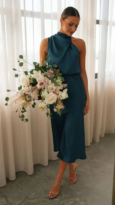 Trina - Elegante Vestido de Satén con Hombro Descubierto