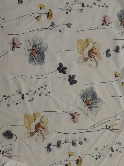 Alyana – Blusa Acampanada con Estampado Floral