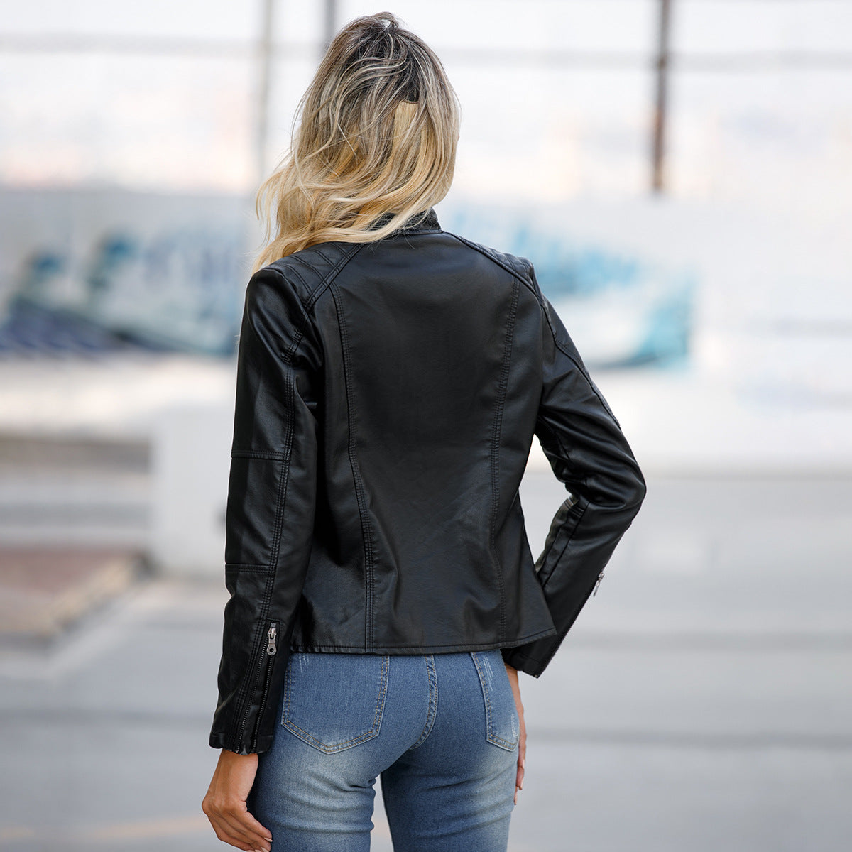 Martha - Elegante chaqueta de cuero ajustada para mujeres
