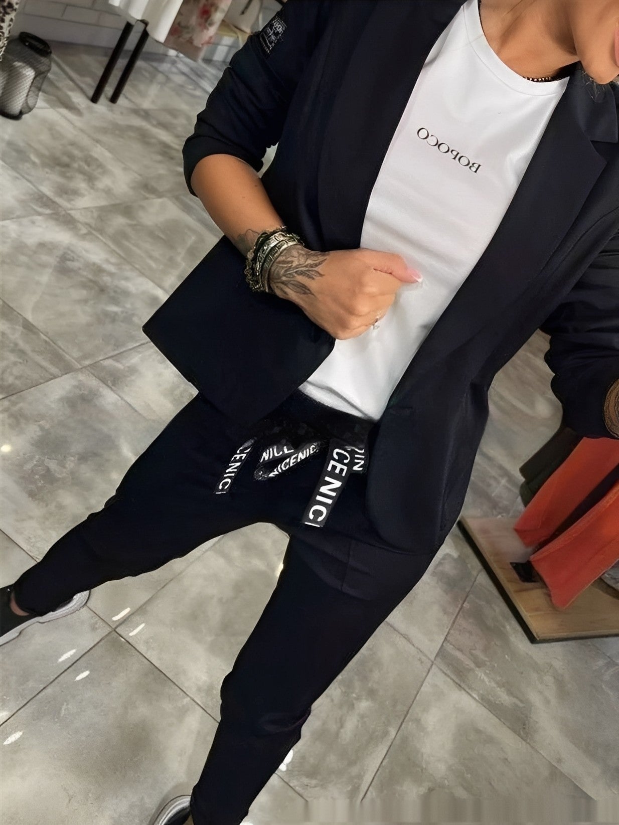 Kassandra - Elegante Conjunto de Chándal para Mujeres