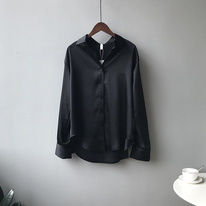 Briana - Elegante blusa de seda satinada con botonadura para mujer