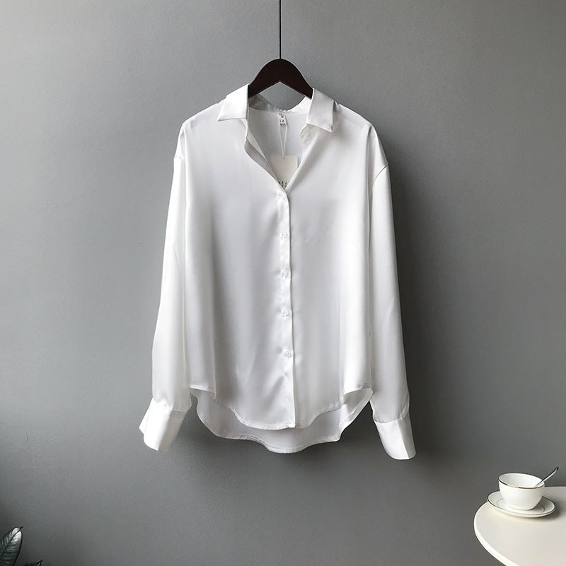 Briana - Elegante blusa de seda satinada con botonadura para mujer