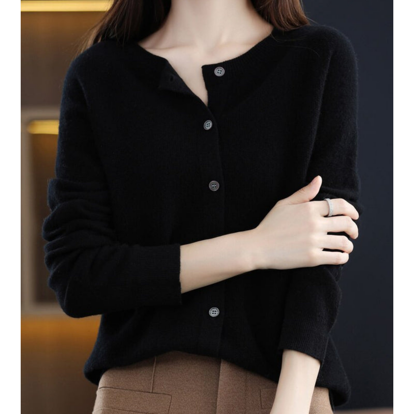 Mariví - Elegante Cardigan Cuello Redondo de Lana