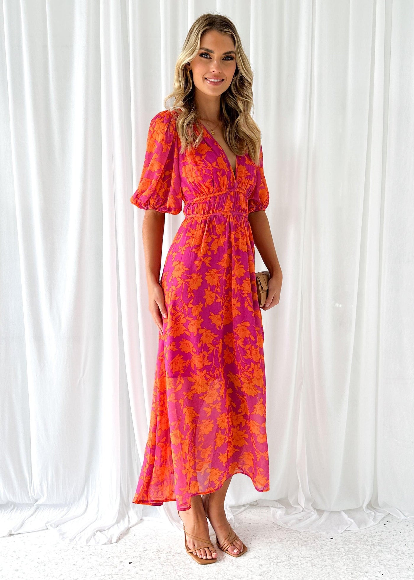 Kathy – Vestido Largo con Cuello en V