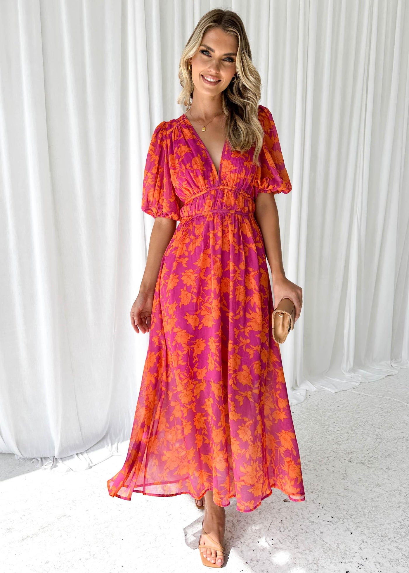 Kathy – Vestido Largo con Cuello en V