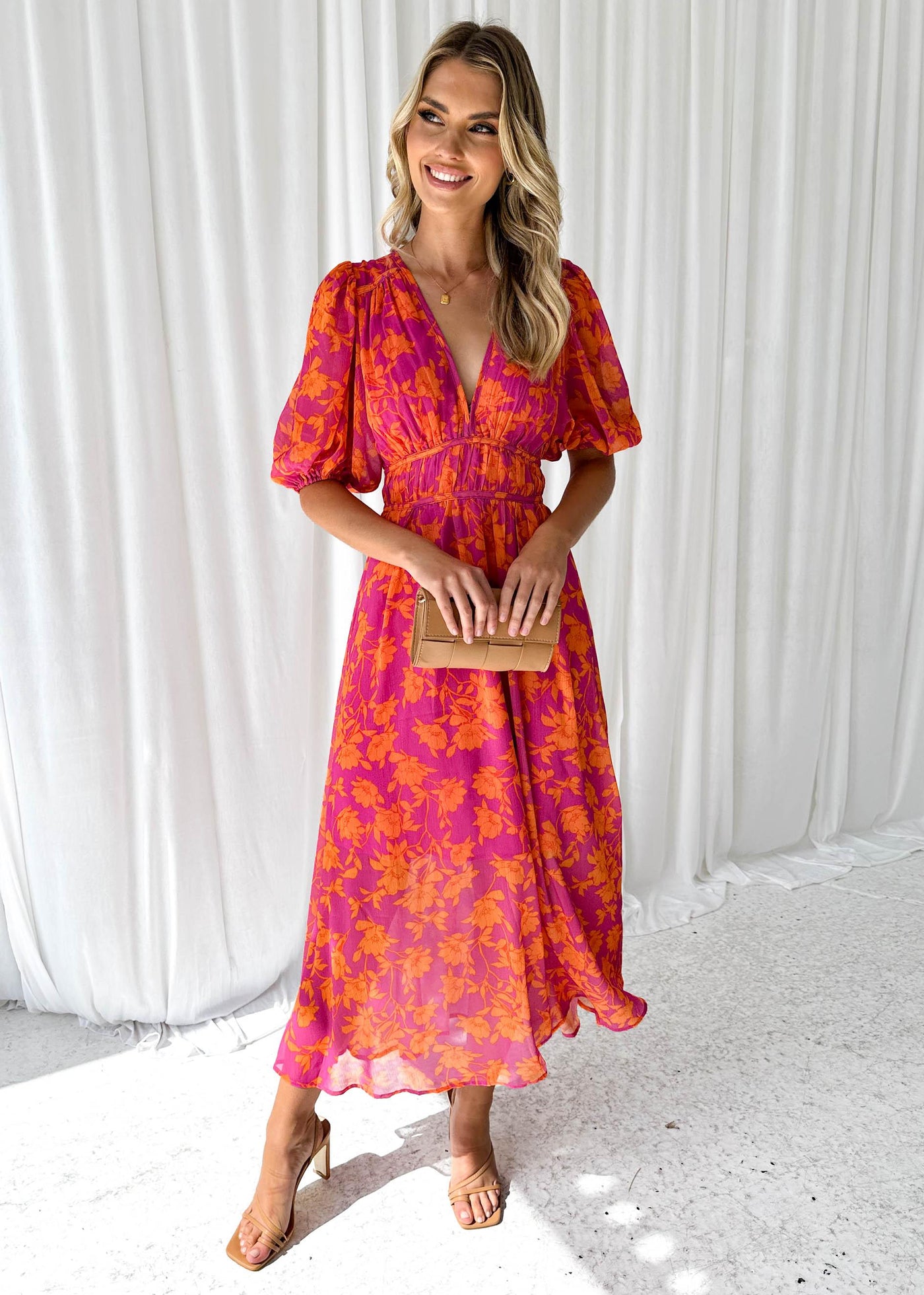 Kathy – Vestido Largo con Cuello en V