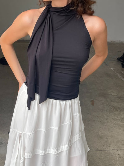 Nina - Top sin mangas con detalle de pañuelo negro