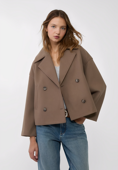 Claire – Corta Elegante Chaqueta de Doble Botonadura