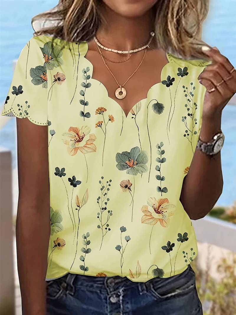 Alyana – Blusa Acampanada con Estampado Floral
