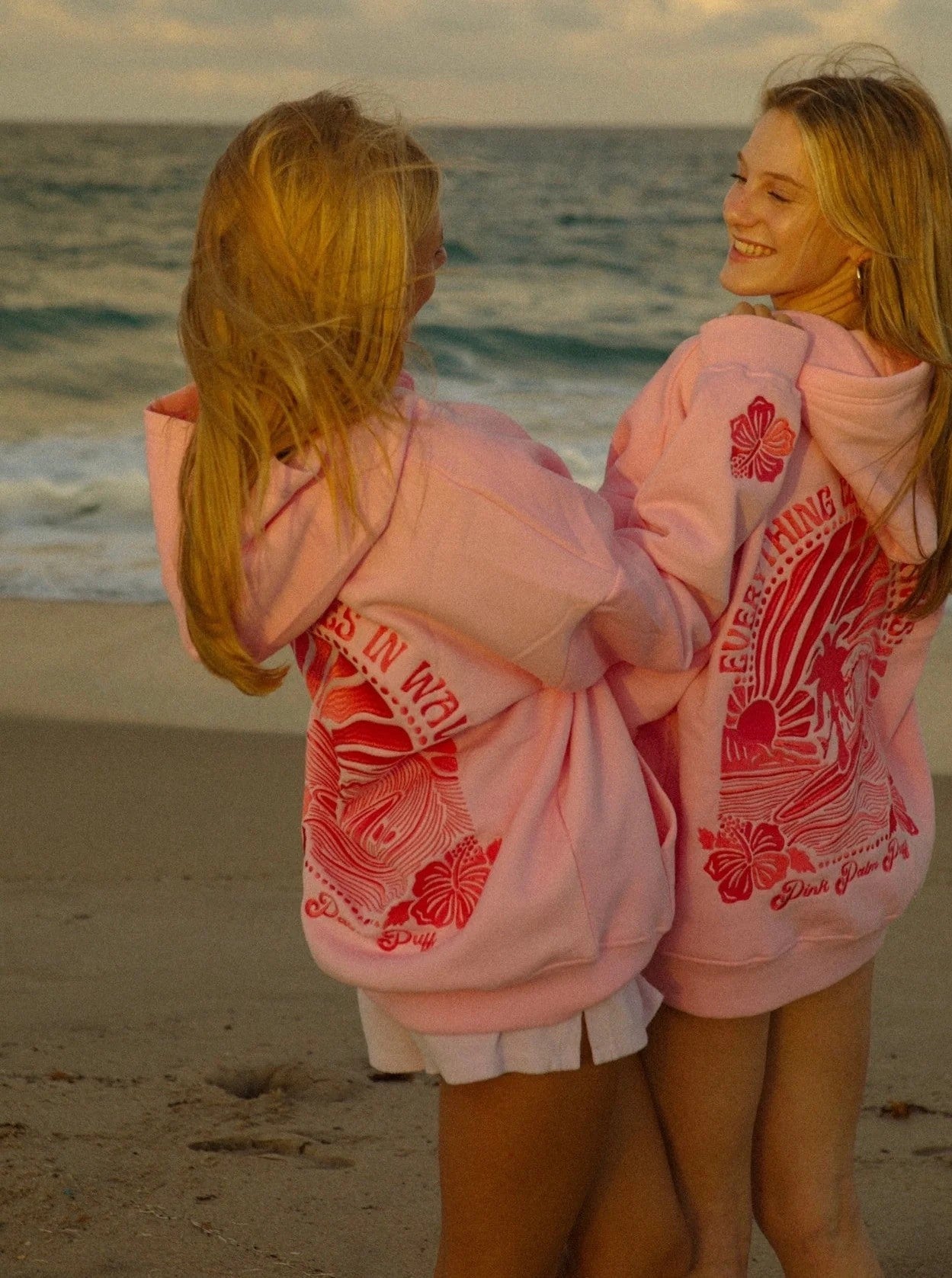 Mira – Sudadera Oversize Tropical