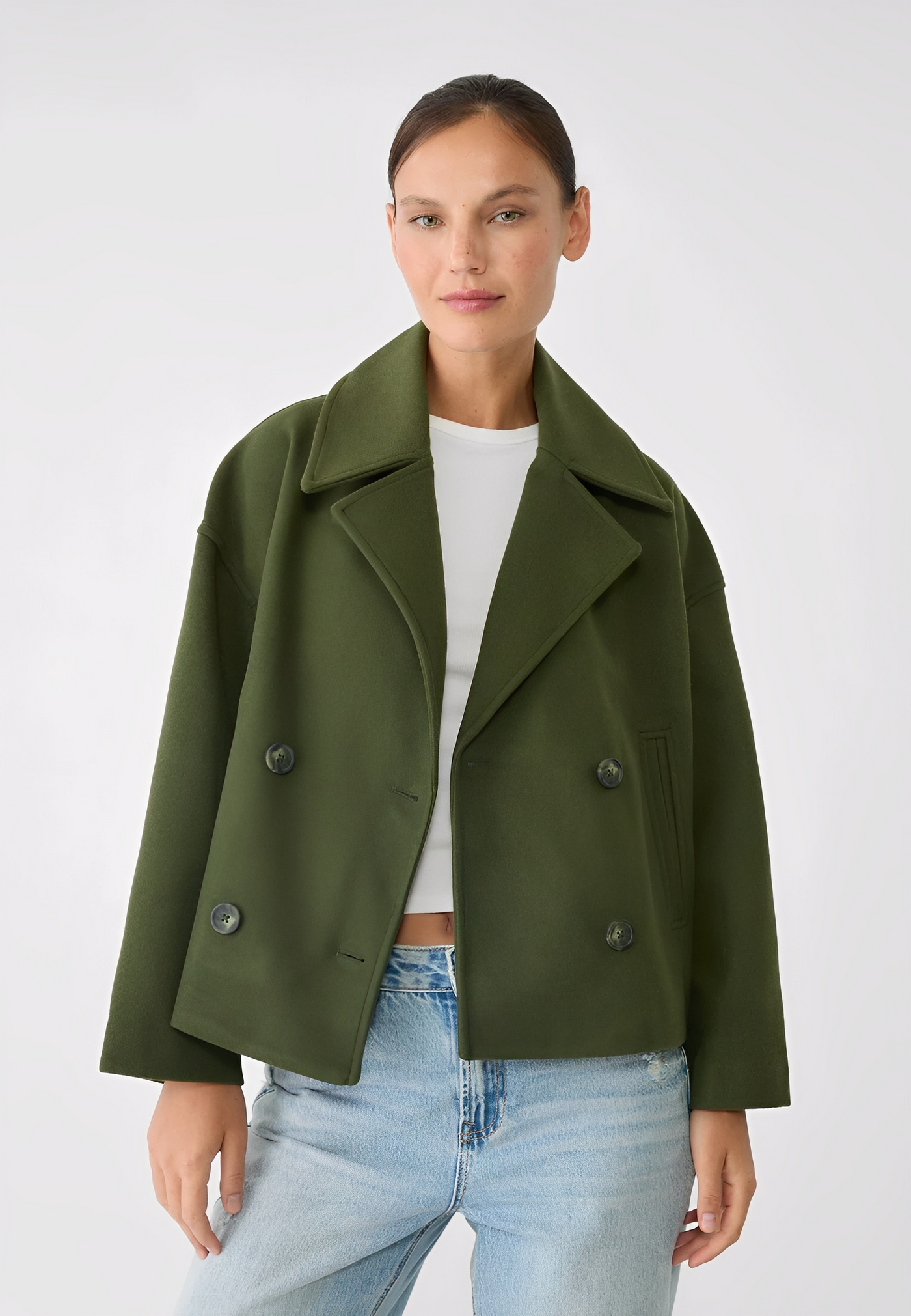 Claire – Corta Elegante Chaqueta de Doble Botonadura