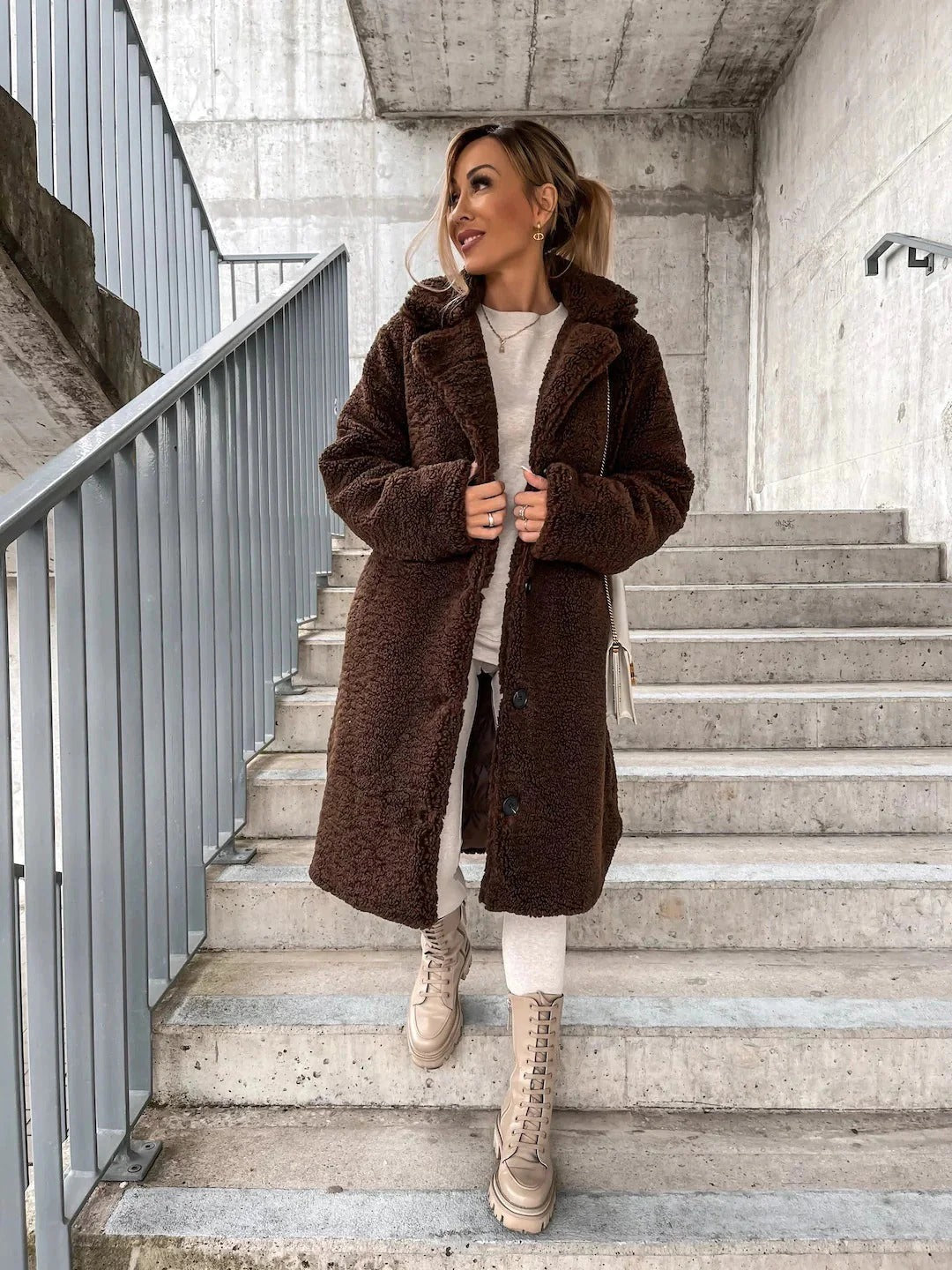 Aurora - Elegante abrigo largo con cuello de solapa para mujeres