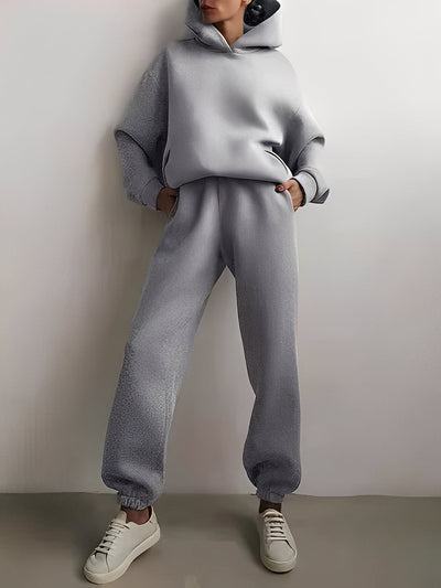 Adelia – Conjunto de Hoodie Unicolor