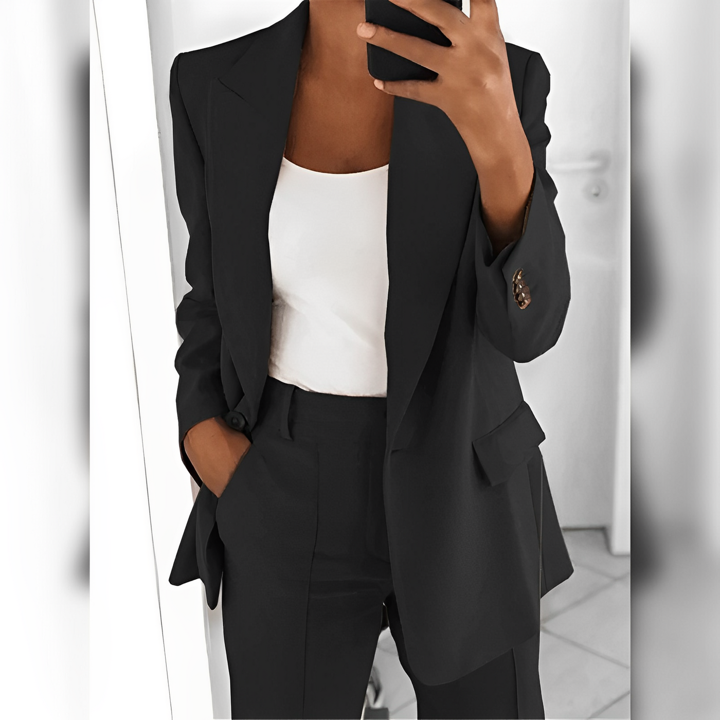 Isabeau – Elegante Traje de Mujer