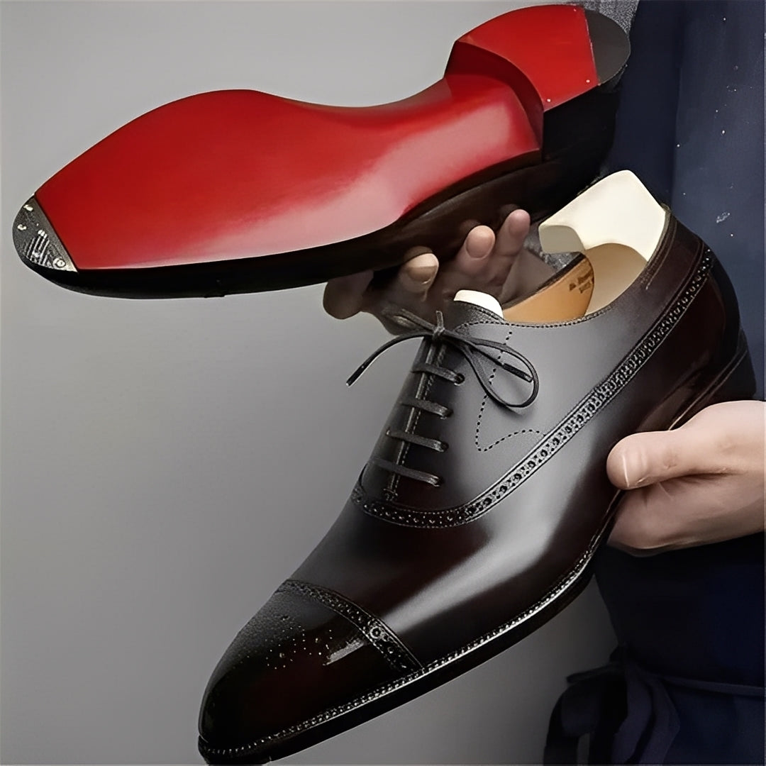 Fulton - Modernos formales zapatos de cuero con detalles brogue para hombres