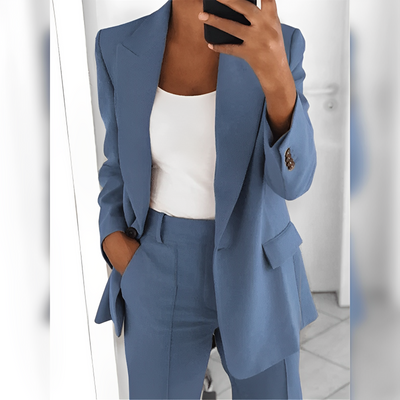 Isabeau – Elegante Traje de Mujer