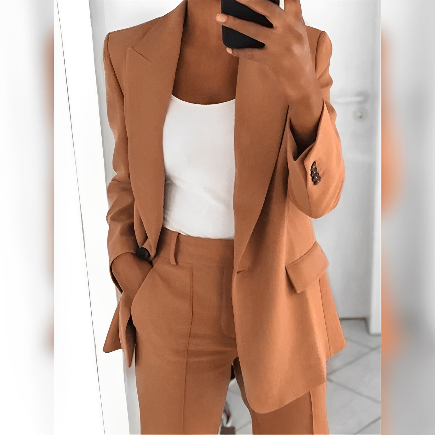 Isabeau – Elegante Traje de Mujer