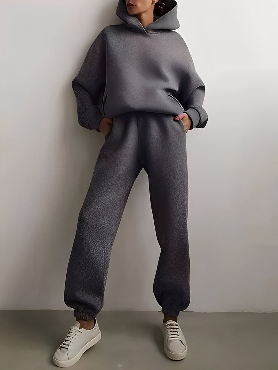 Adelia – Conjunto de Hoodie Unicolor