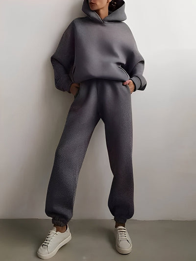 Adelia – Conjunto de Hoodie Unicolor
