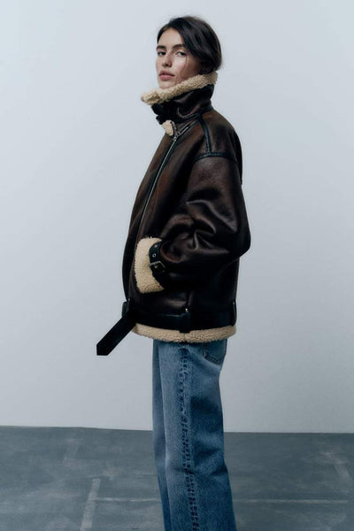 Bridget - Chaqueta con Solapa de Cuero Sintético Elegante