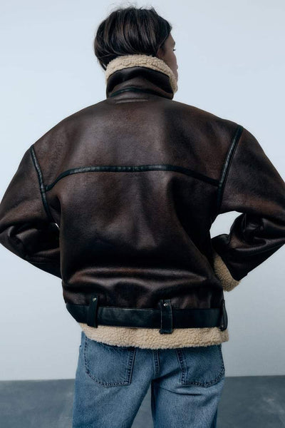 Bridget - Chaqueta con Solapa de Cuero Sintético Elegante
