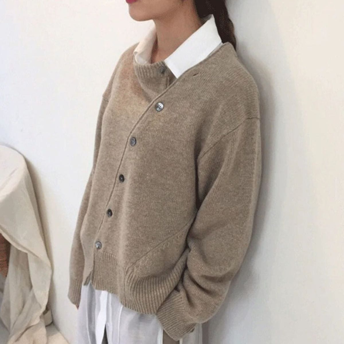 Erica - Chaqueta en estilo moderno con detalles de botones